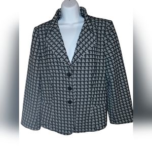 Armani Collezioni Monochromatic Blazer.  Brand New Condition.  Size 16.